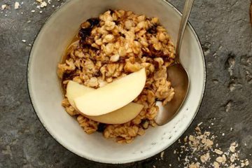 Oatmeal with Grated Apple and Dried Plums