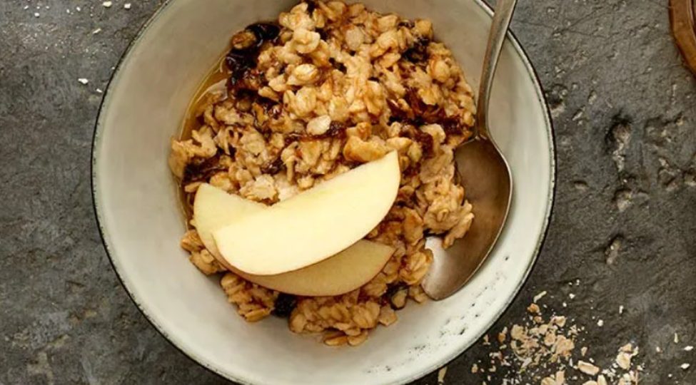 Oatmeal with Grated Apple and Dried Plums