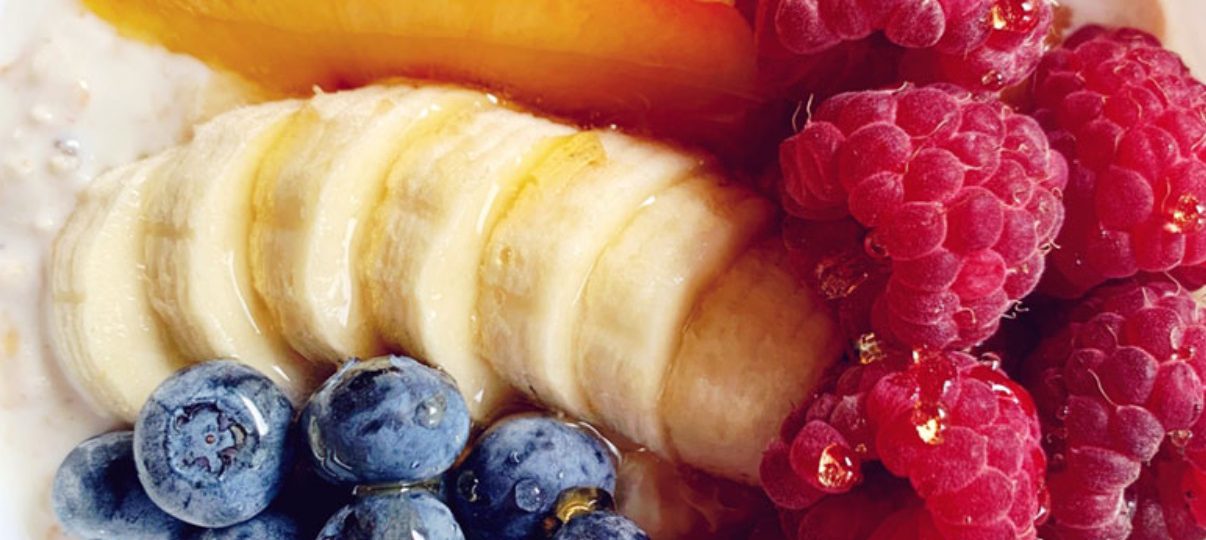 Overnight oats with fruit and yogurt