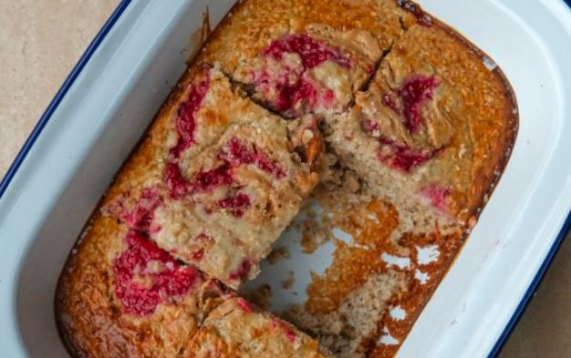 PB & Jelly Batch Baked Oats