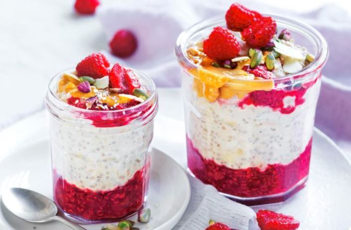 Peanut Butter and Raspberry Overnight Oats