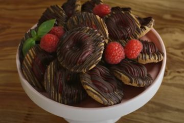 Raspberry Jelly Sponge Biscuits
