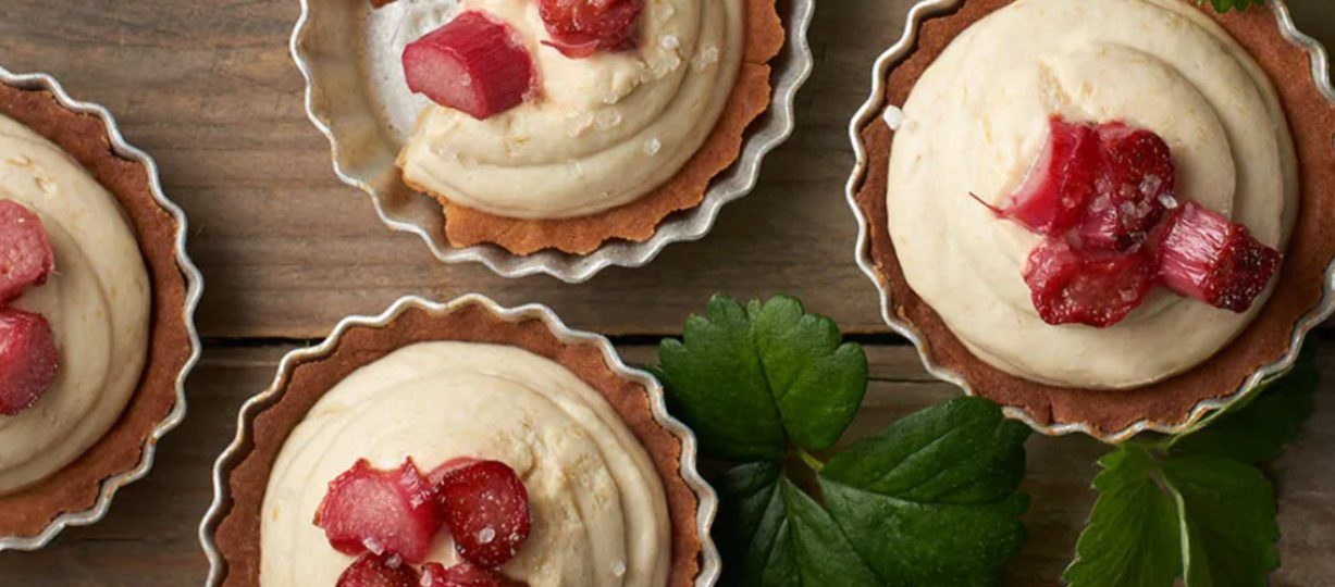 Shortcrust Tartlets with Roasted Rhubarb Compote