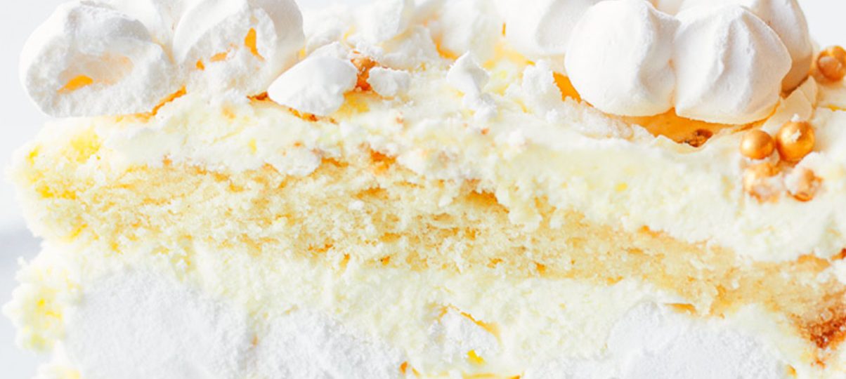 Traditional Lemon Cake with Meringues