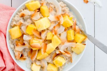 Tropical Oatmeal with Coconut and Mango