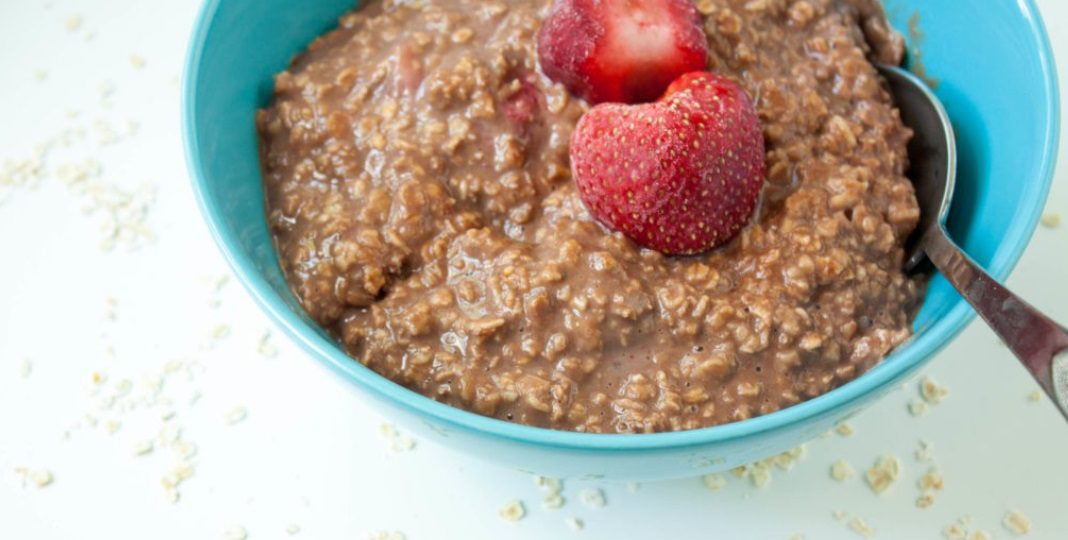 Chocolate Oatmeal with Strawberries