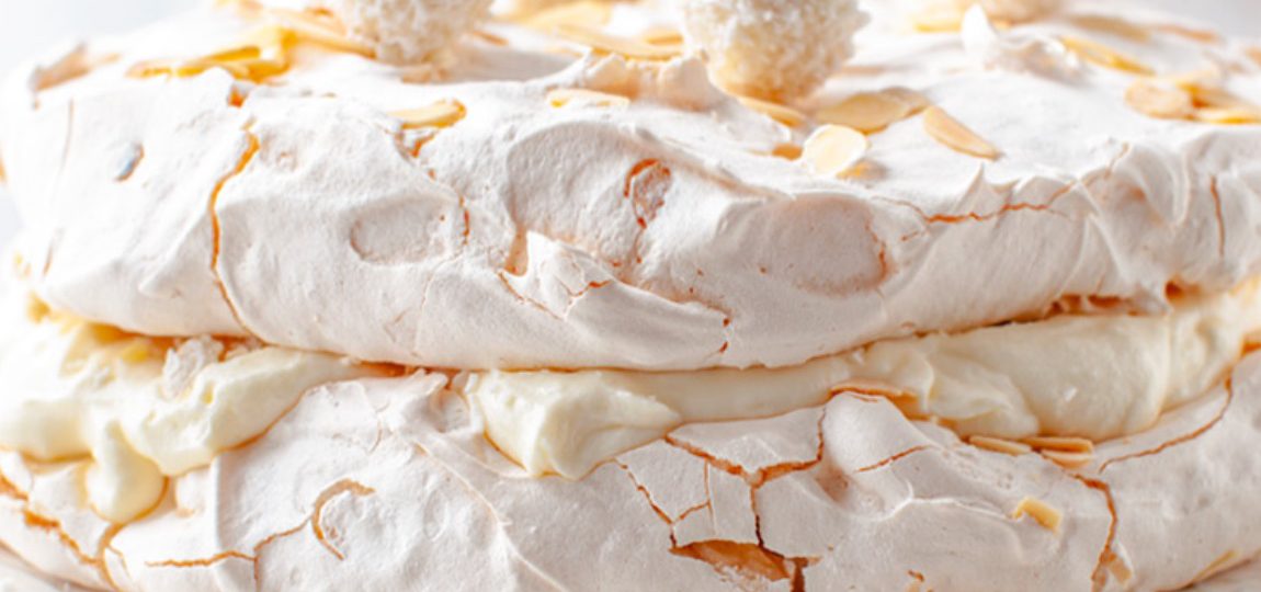 Raffaello Meringue Cake